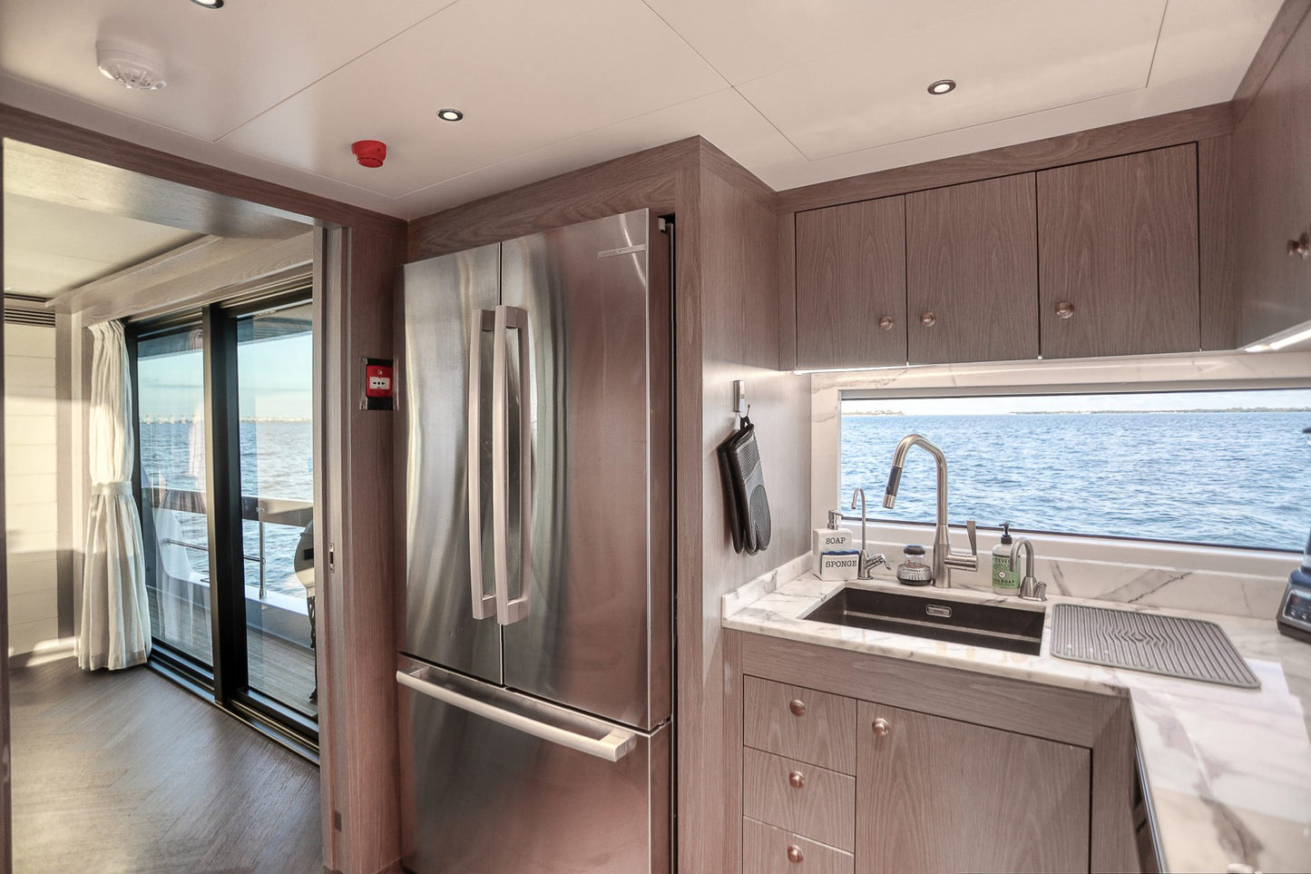 68′ GALEON