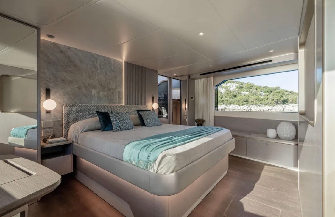 70’ Flybridge
