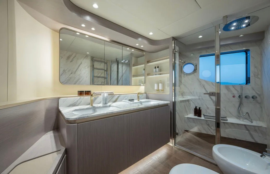 70’ Flybridge