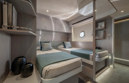 70’ Flybridge